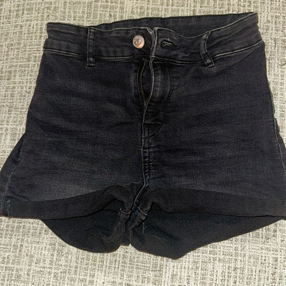 Divided brand size 4 US women’s dark denim shorts - Picture 1 of 3